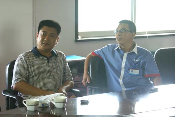 董事長魏國平博士與大連理工大學(xué)國家精細(xì)化工重點(diǎn)實(shí)驗(yàn)室呂連海教授進(jìn)行技術(shù)交流和研討